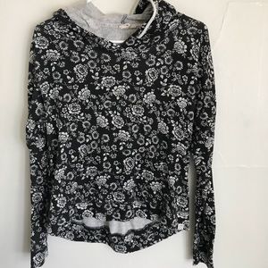 LA hearts light sweater